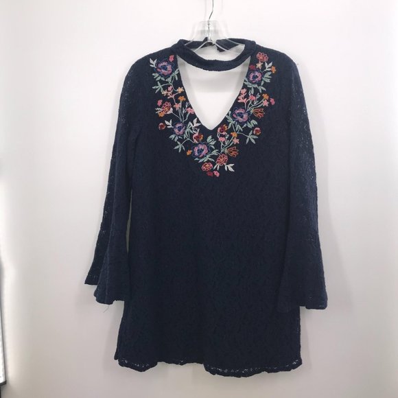 Xhilaration Dresses & Skirts - XHILARATION LONG SLEEVE LACE DRESS